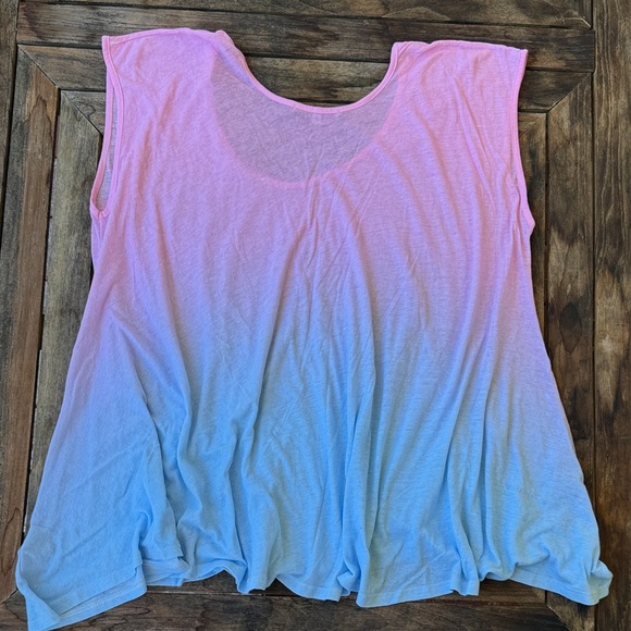 🌿 Wildfox Swim Pink and Blue Graphic T-Shirts X3 - Picture 11 of 15